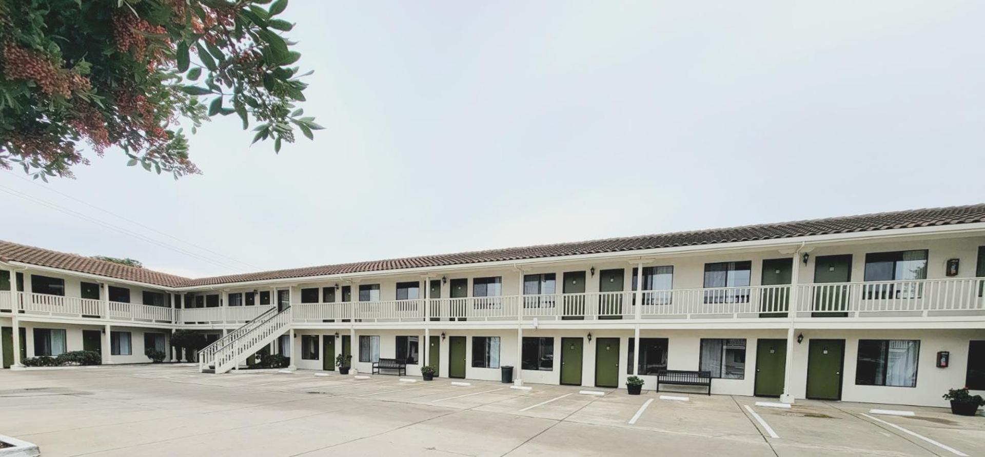 Soledad Motel 8 Exterior foto